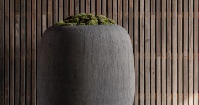outdoor design: buitenpotten met luxe uitstraling van Domani, door Belgisch architect en designer Vincent van Duysen.