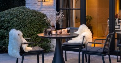 Wintersfeer op je terras met de cosy wintermeubelen en tuinverlichting van Exterioo.