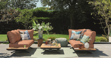 Charmante sofaset met elegante aluminium voet en teak elementen, uit de populaire Stockholm-lijn van SUNS