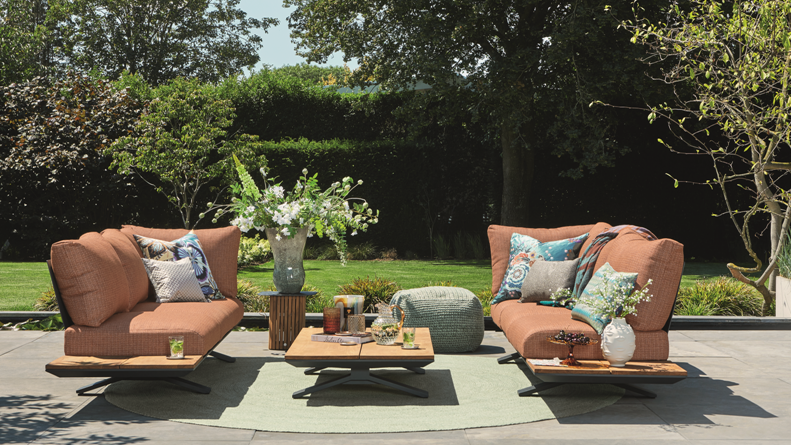 Charmante sofaset met elegante aluminium voet en teak elementen, uit de populaire Stockholm-lijn van SUNS
