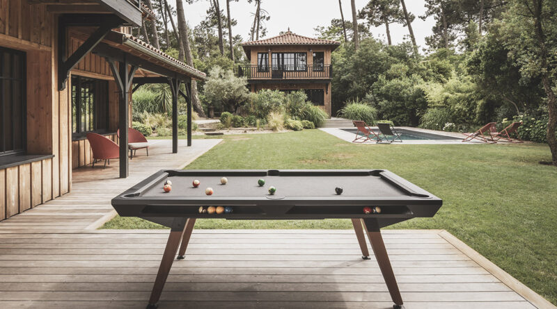 Een spelletje poolen, kikkeren of pingpongen? Dat mag tegenwoordig zomaar op tafel. Tenminste, op de eettafels van Cornilleau, die je met een handige twist omdraait.