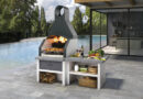 Het Italiaanse merk van hout- en pelletkachels Palazzetti toont in zijn nieuwe catalogus de toepassingen hiervan in de tuin. Zo spotten we onder andere deze Maxime.