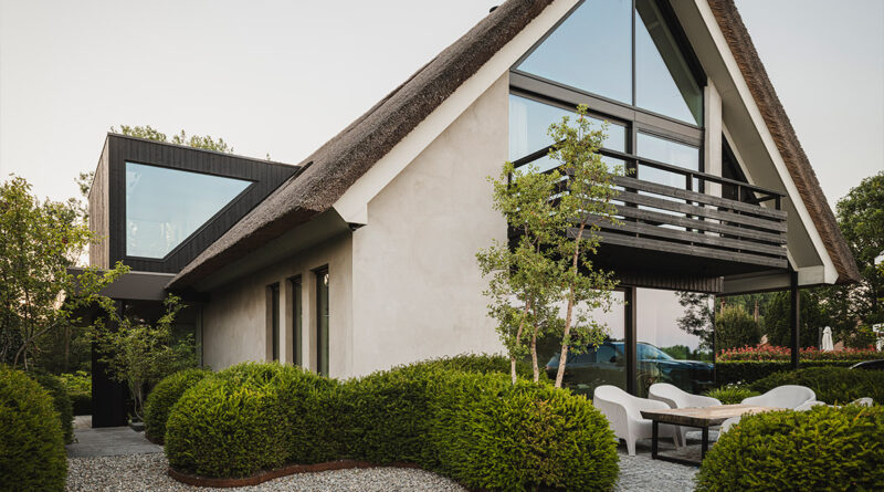 Groen en grijs, weelderig én strak. In Bergschenhoek ontwierp Peter van der Velden een eigentijdse leeftuin rond een splitlevel-woning, met hoogteverschillen als troef en Schellevis-beton als verbindende kracht.