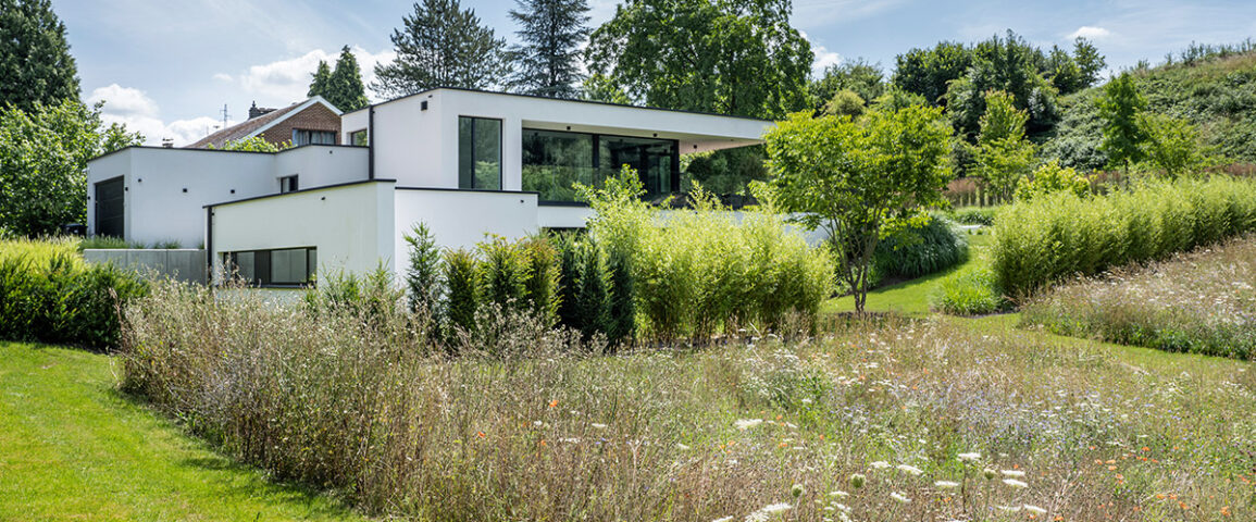 François Charlier en zijn team van tuinarchitecten zijn gespecialiseerd in het aanleggen van uitzonderlijke tuinen. Ze bieden een complete service en persoonlijke begeleiding om jouw droomtuin te realiseren.
