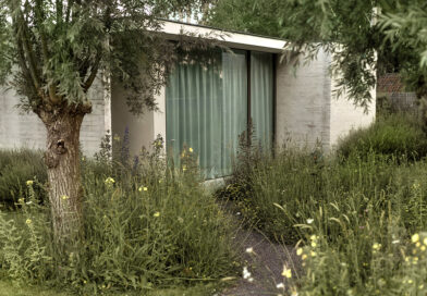 Exteria Tuin- en Landschapsarchitecten ontwerpt tuinen die opgaan in hun omgeving. Respect voor het landschap en een minimalistische, maar doordachte aanpak staan daarbij centraal. Ook in dit project leidt dat tot het versterken van de al aanwezige organische vormen, zachte glooiingen en beplanting.